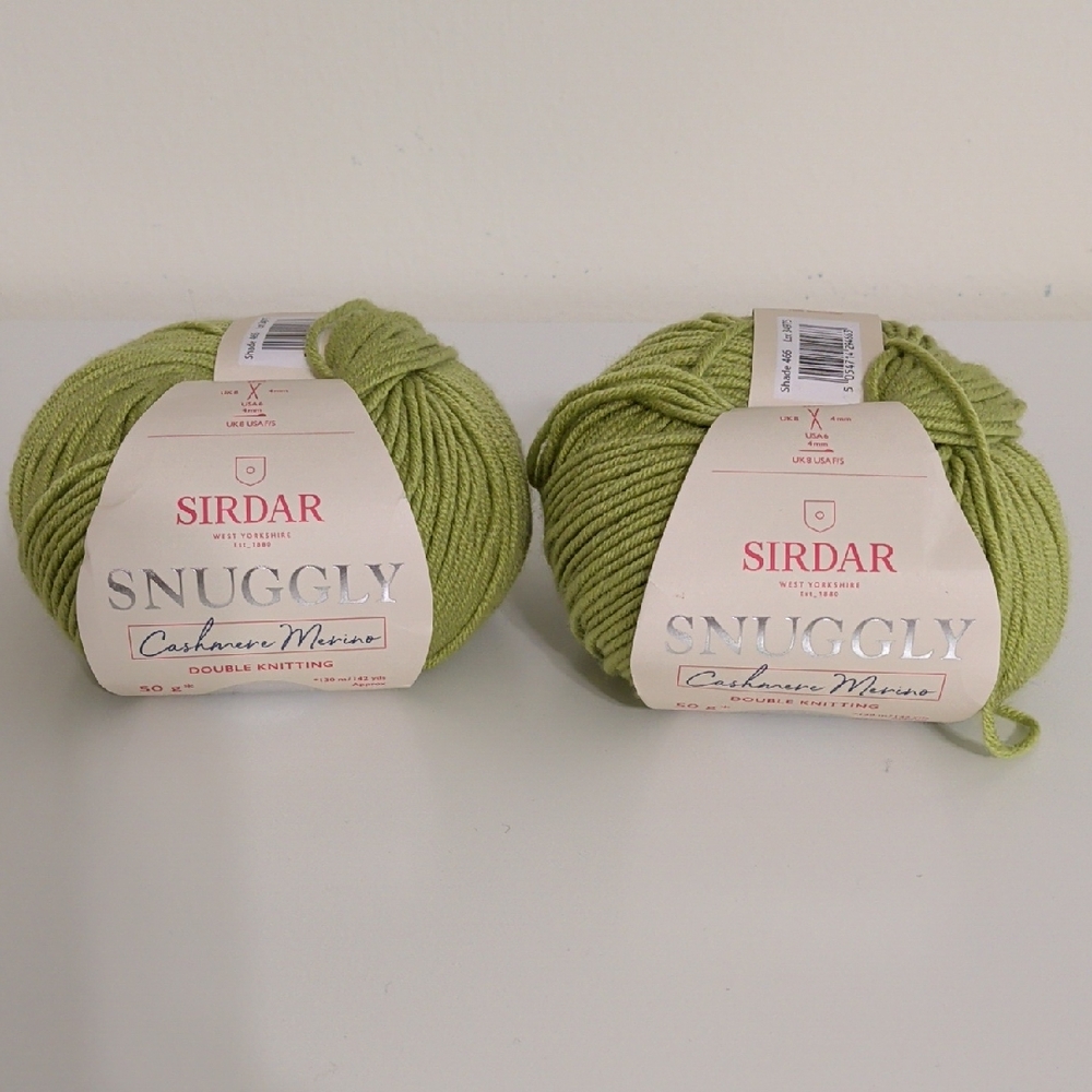 Sirdar Snuggly Cashmere Merino DK Yarn Shade 468 Green 2‎ Balls 50g Each